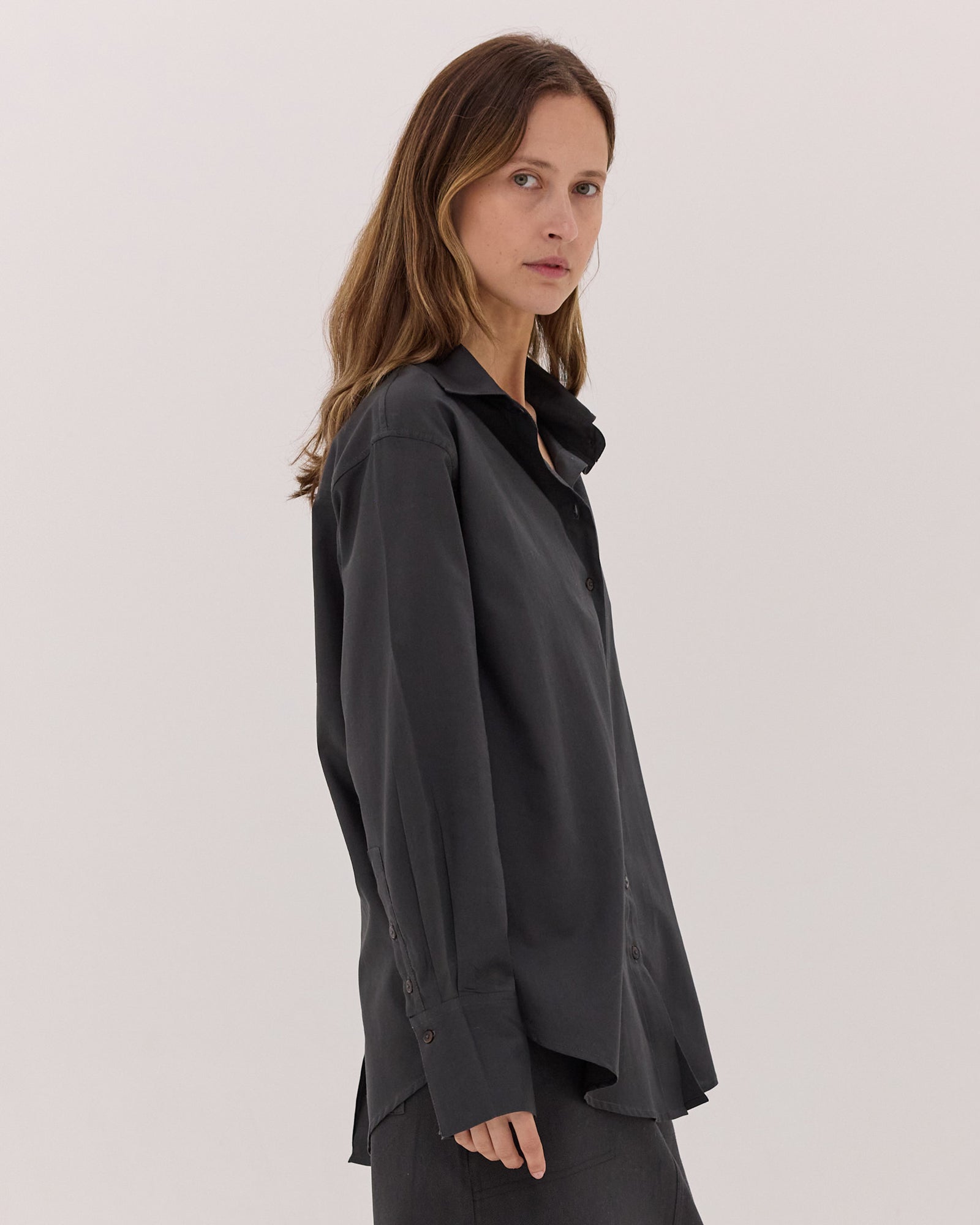 The Split Back Shirt | Carbon