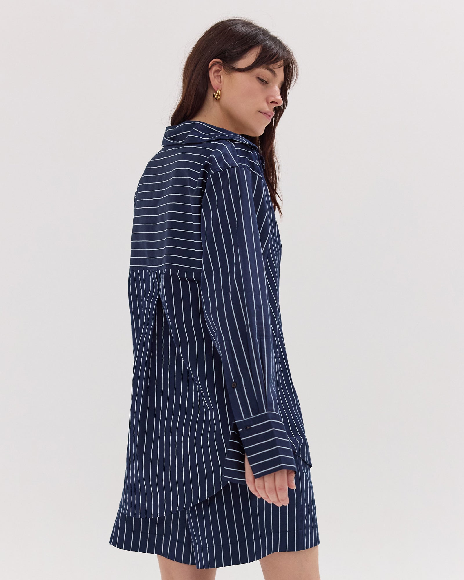 The Dropped Yoke Shirt | Navy & White