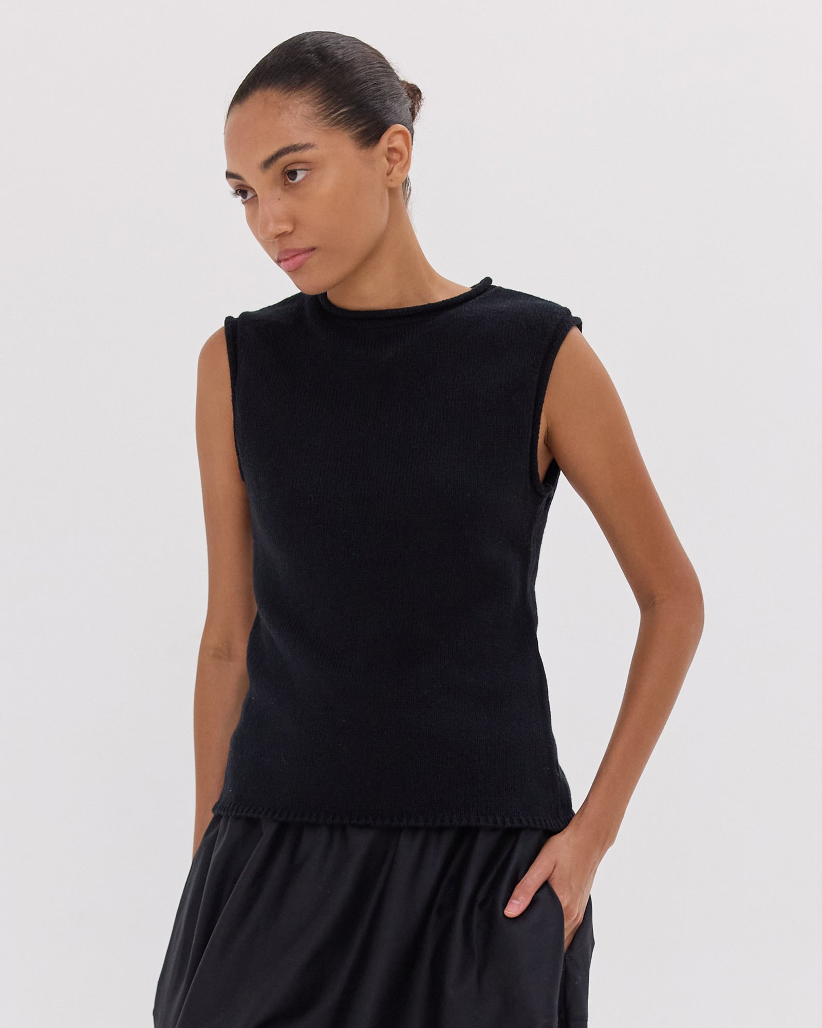 The Rolled Edge Tank | Black