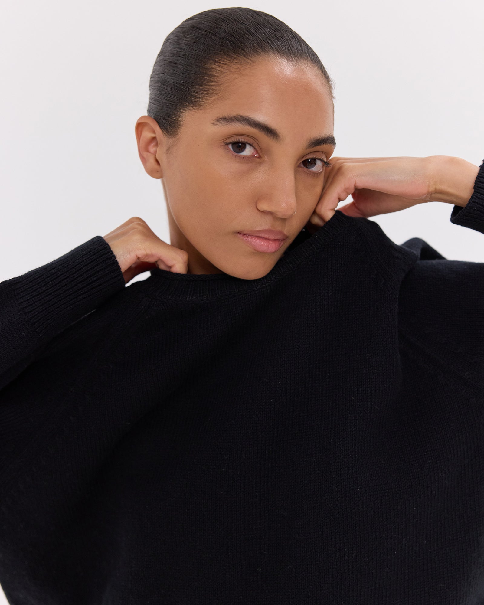 The Raglan Sweater | Black