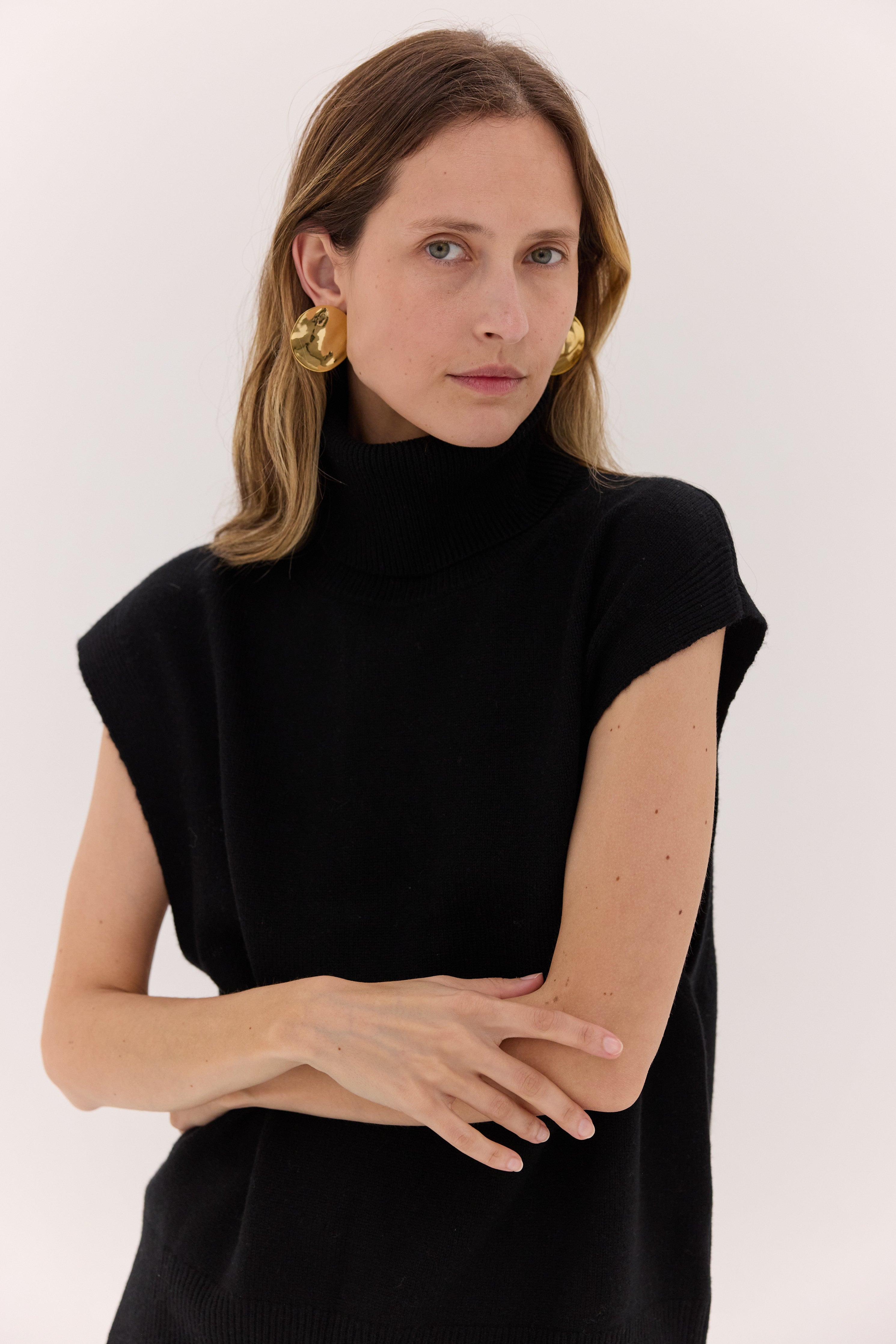 The Roll Neck Vest | Asphalt