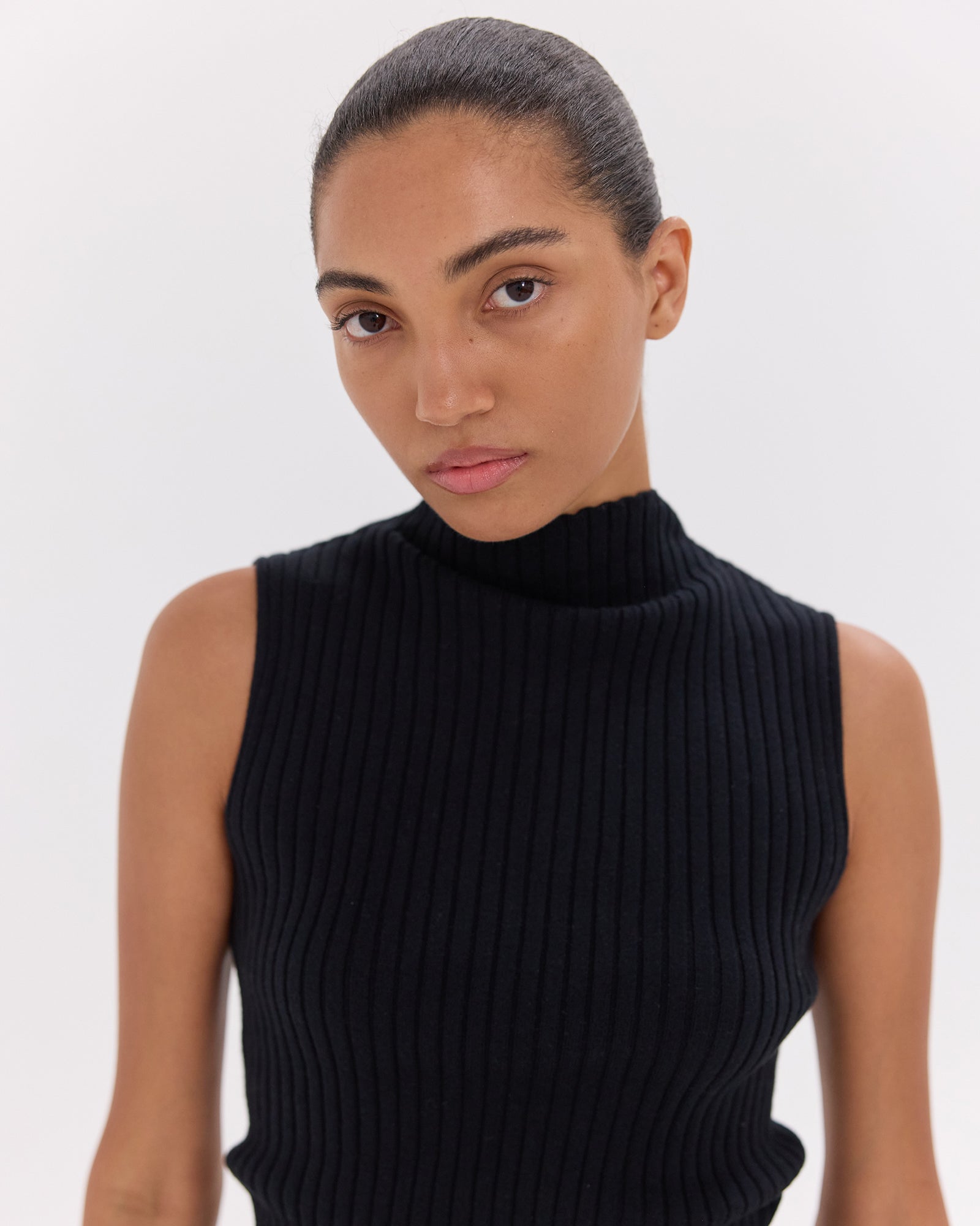 The Rib Funnel Neck Tank | Black