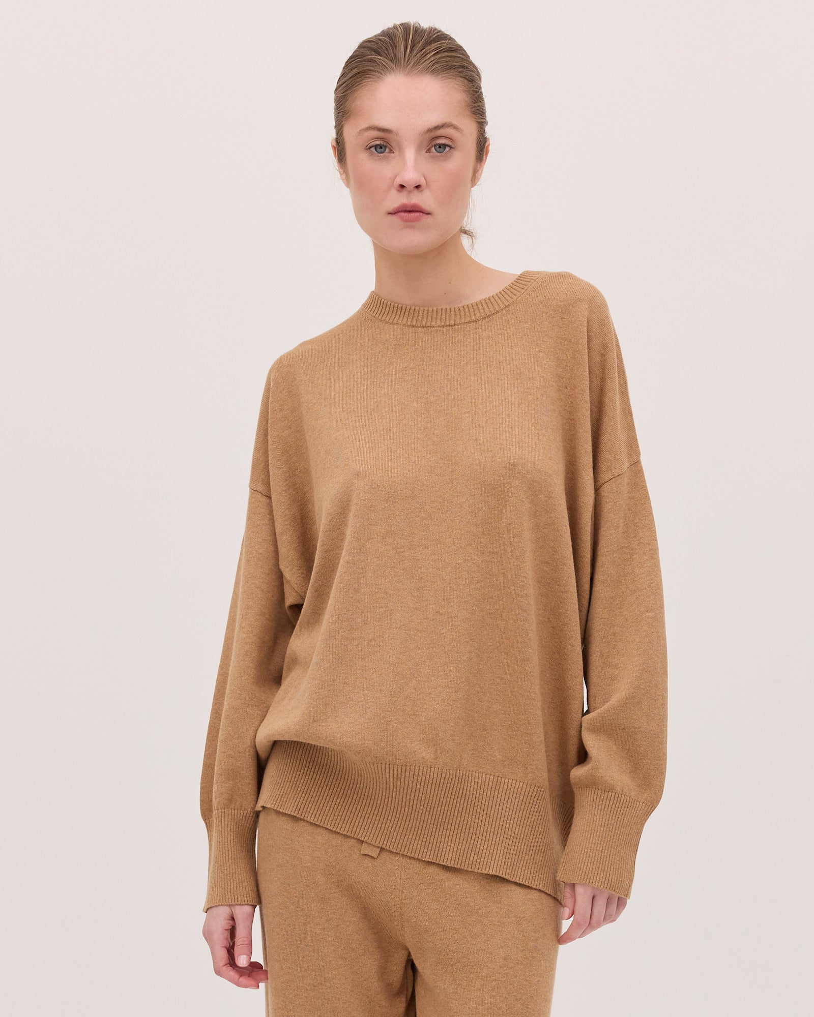 The Travel Crew Sweater | Rattan