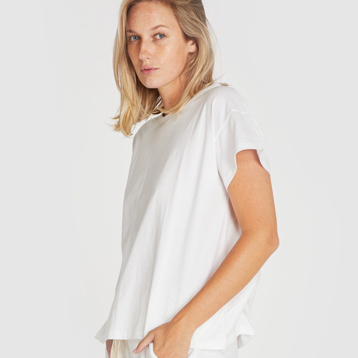 Organic Ethically T-Shirts Basics & - Made & Cloth – 100% Cloth Women\'s | & Co