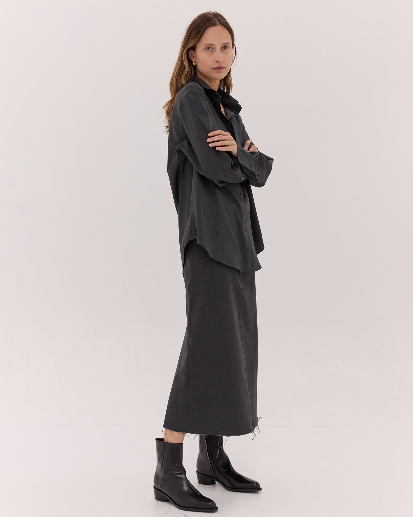 The Split Back Shirt | Carbon