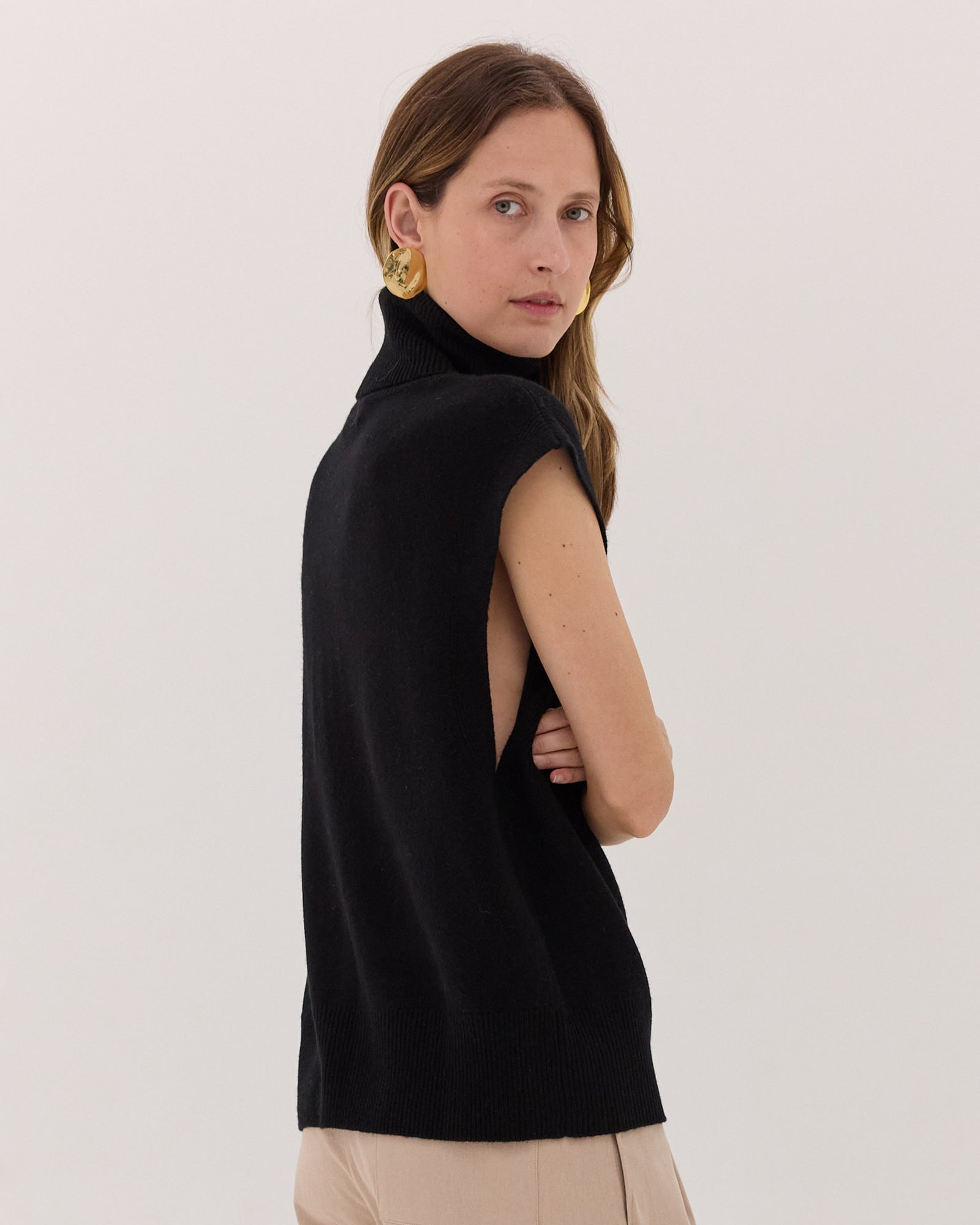 The Roll Neck Vest | Asphalt