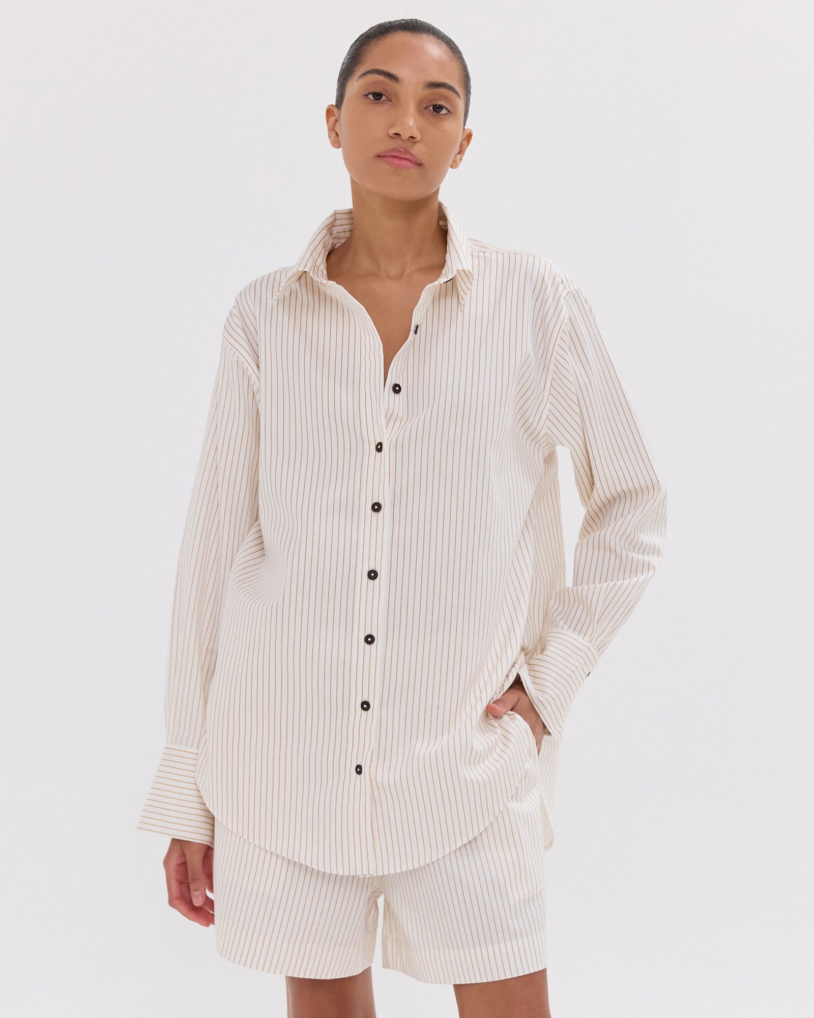 The Elastic Waist Shorts | Italian Wheat & White