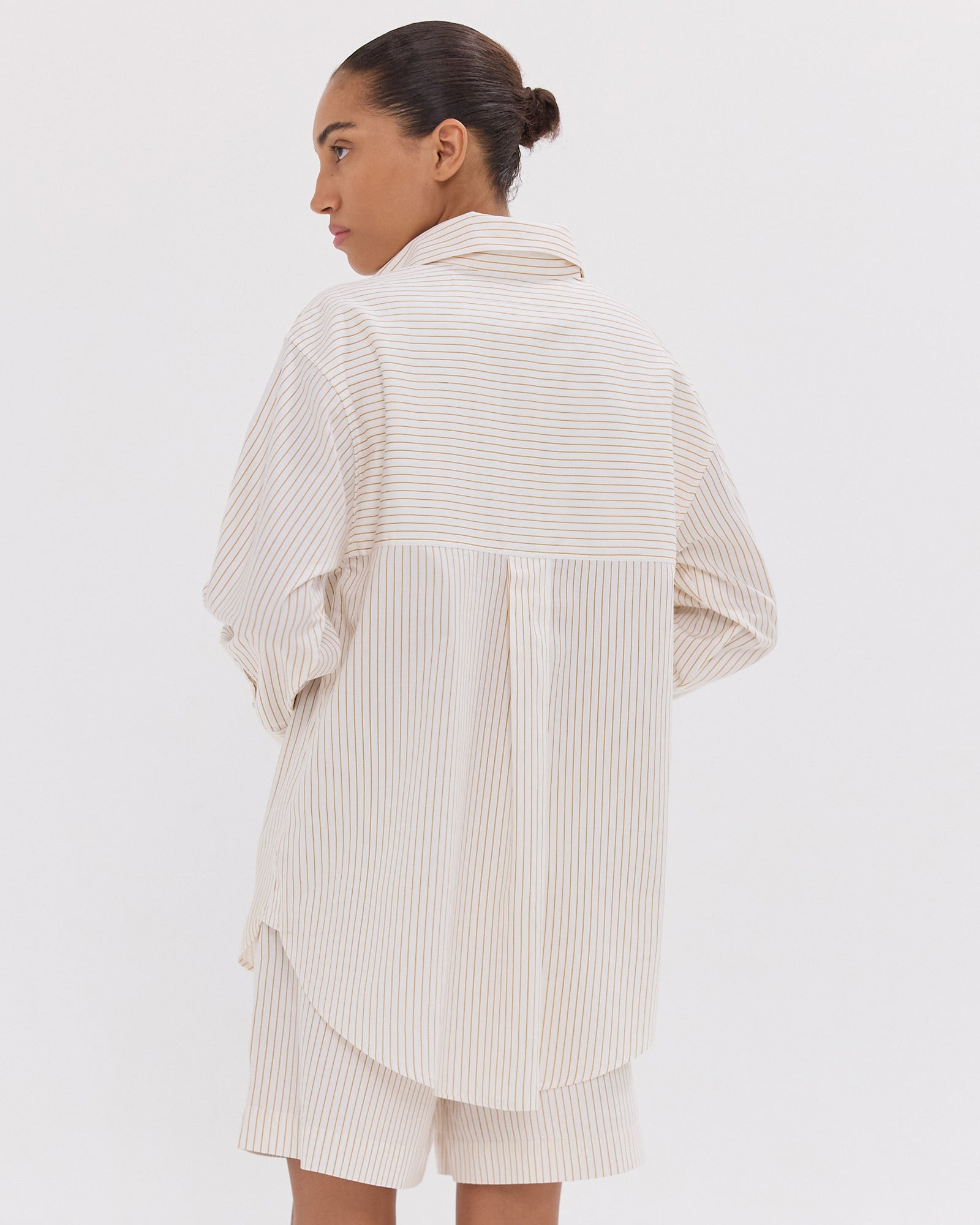 The Elastic Waist Shorts | Italian Wheat & White