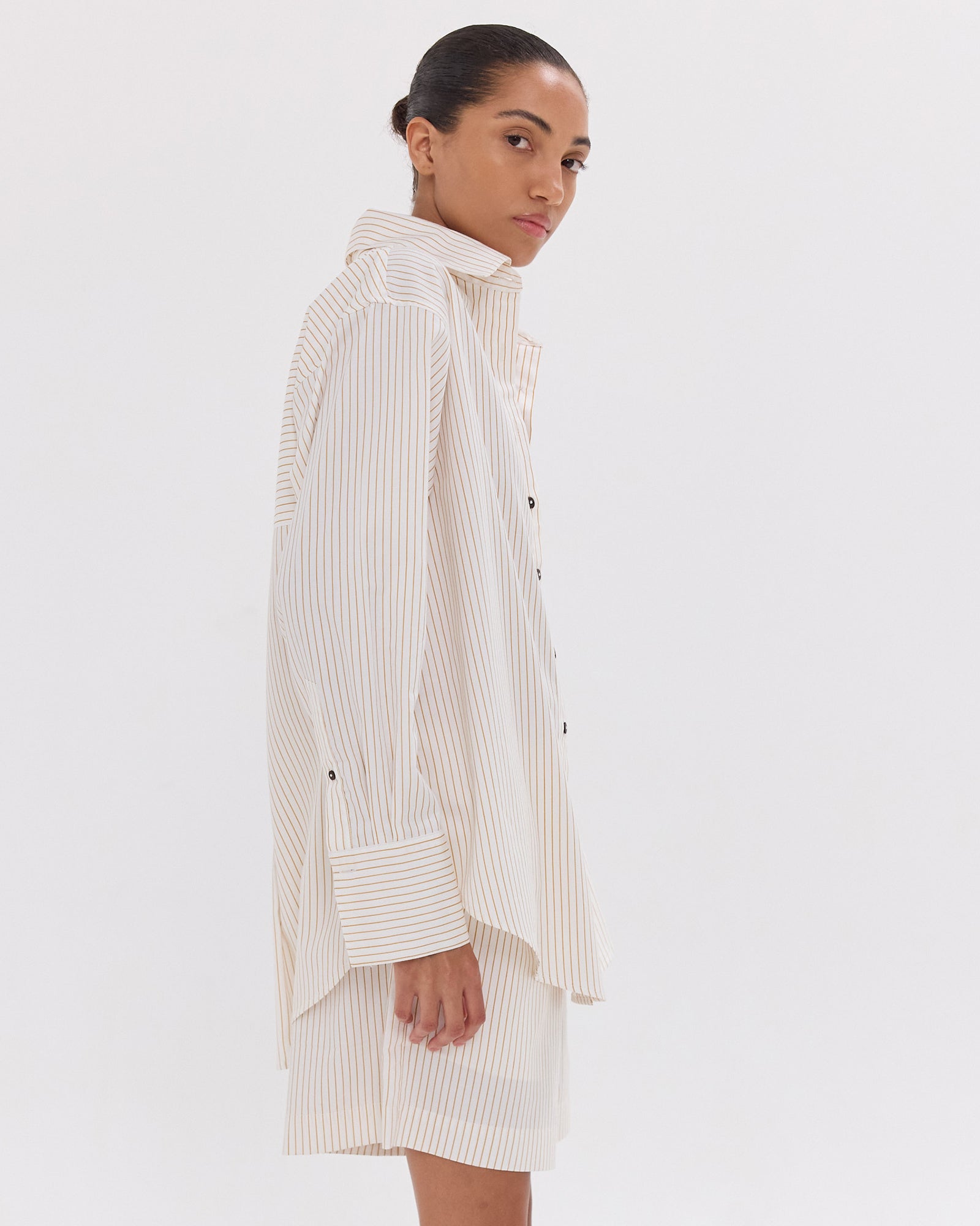 The Elastic Waist Shorts | Italian Wheat & White