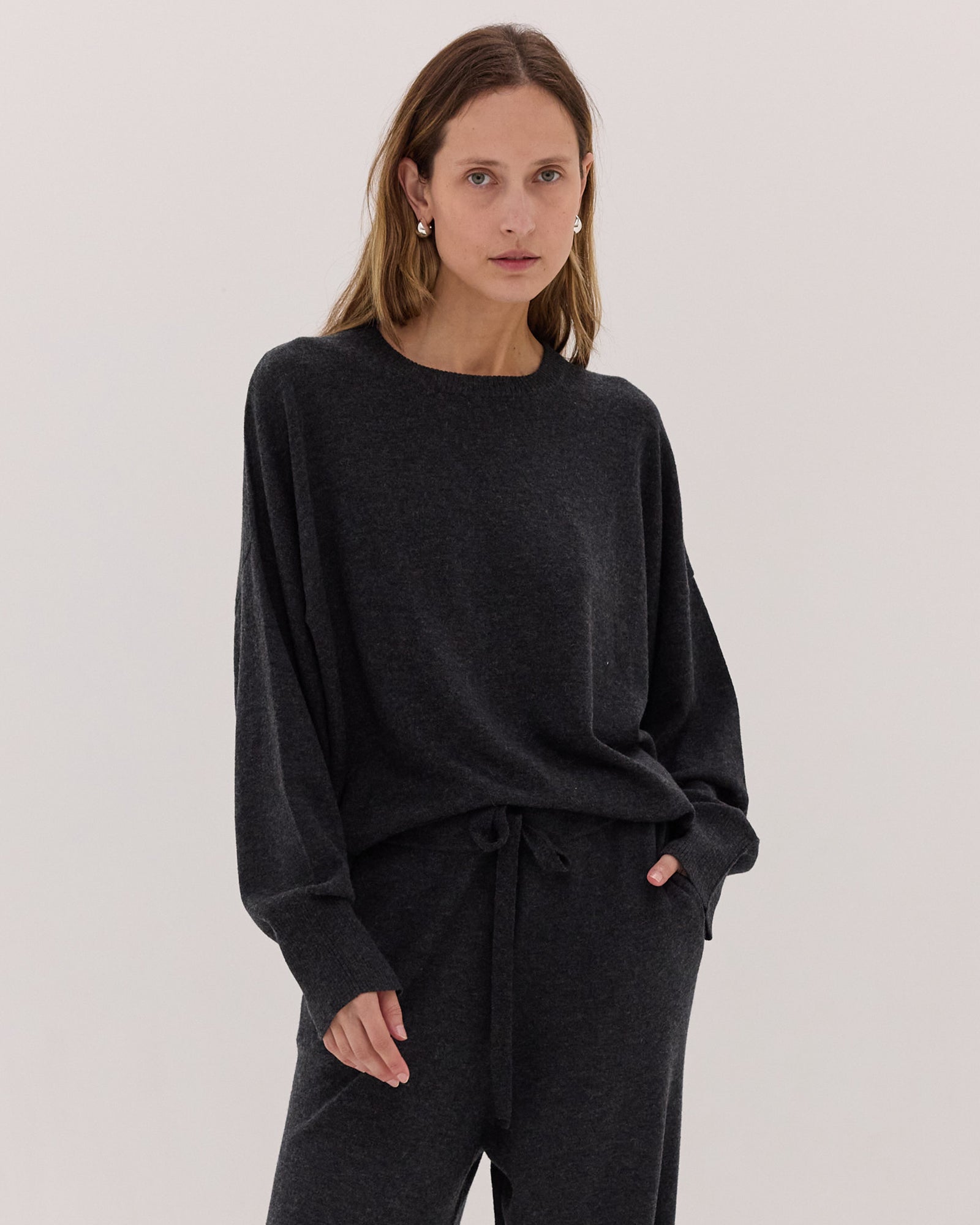 The Travel Crew Sweater | Charcoal