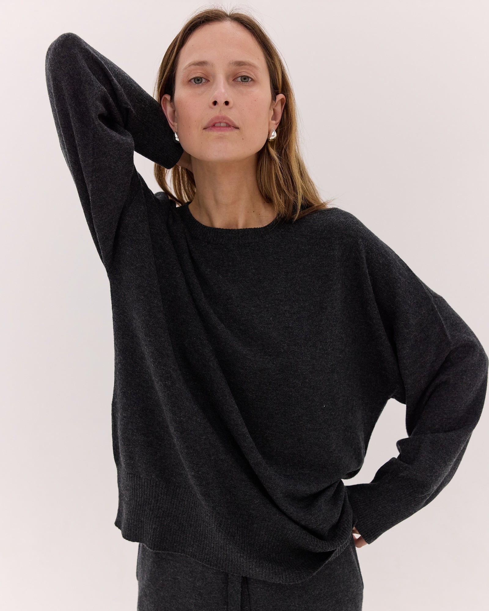 The Travel Crew Sweater | Charcoal